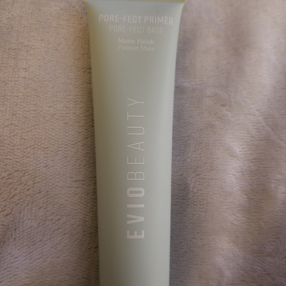 Evio beauty pore-fect primer
